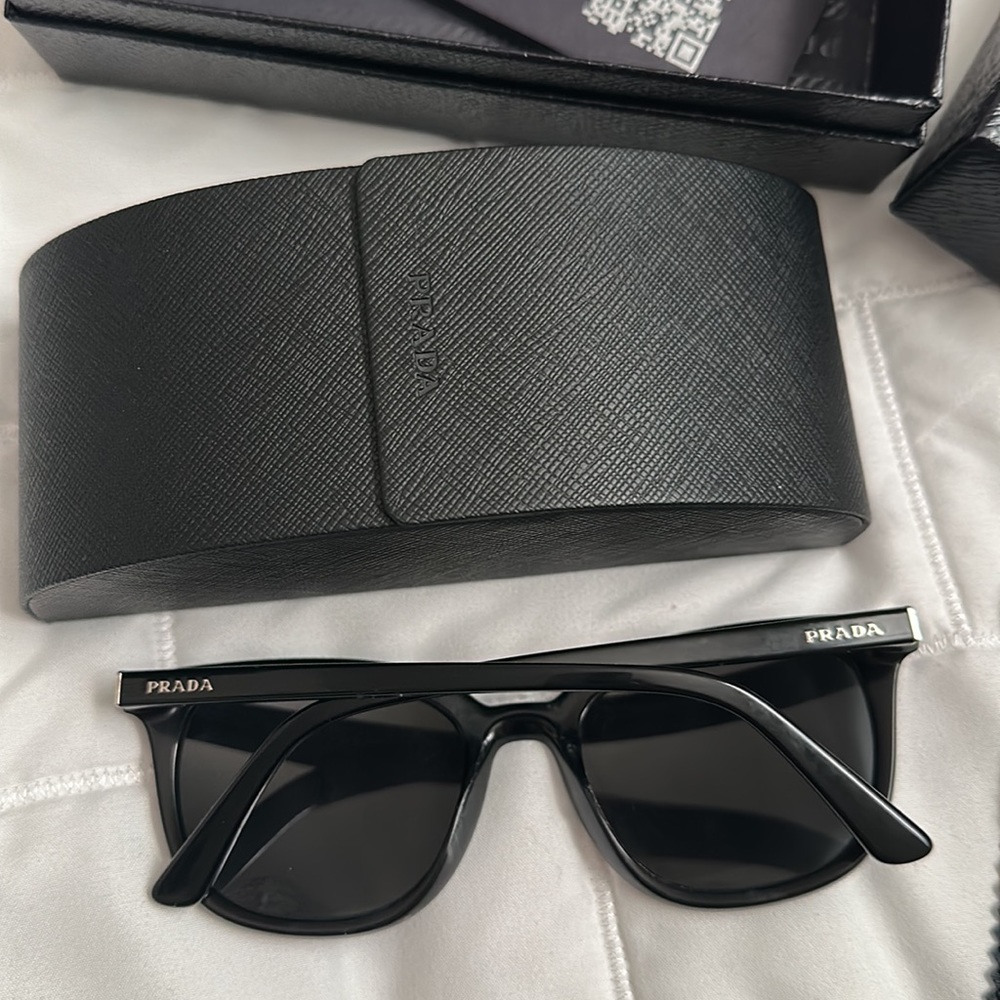 Prada cat eye Sunglasses - Picture 2 of 7